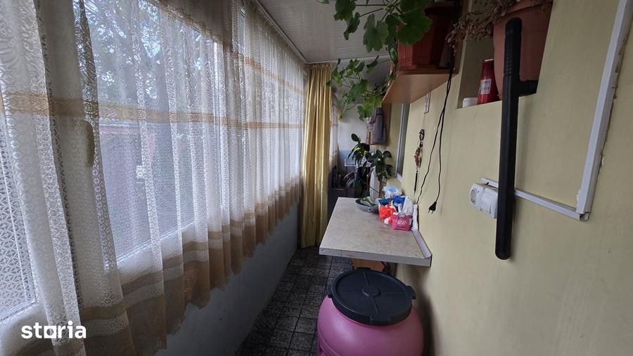 Apartament cu 3 camere în Craiovei
