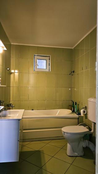 Casă individuală cu 5 camere cu Canalizare în Chitila