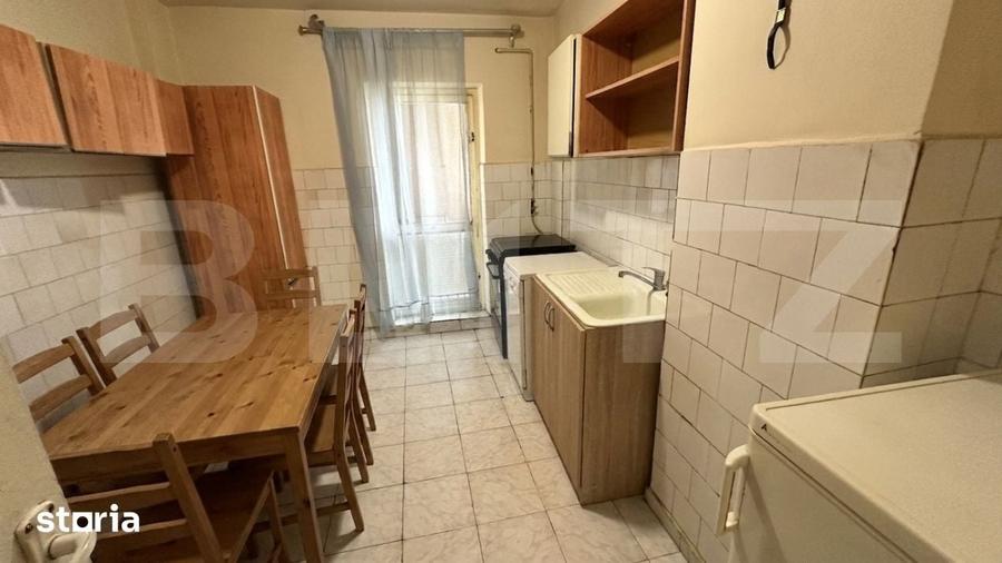Apartament cu 4 camere decomandat în Central