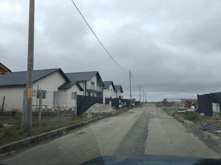Casă cu 5 camere cu Teren 492 Mp în Cumpăna