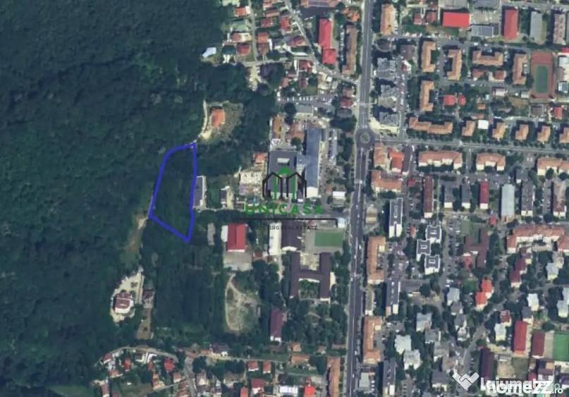 Teren de 274384 mp, în Central