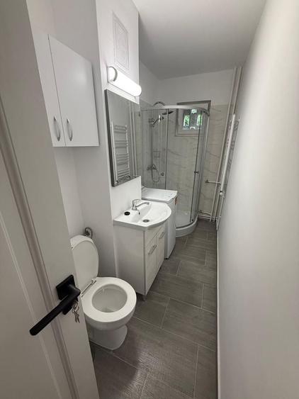 Apartament cu 2 camere semidecomandat, mobilat în Dacia