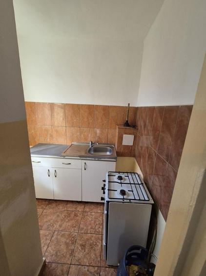 Garsonieră decomandată în Central