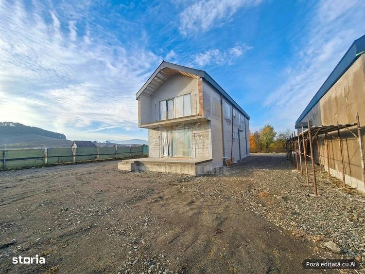 Casă cu 4 camere decomandat cu Canalizare în Sânpetru