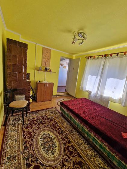 Casă cu 4 camere cu Teren 2000 Mp în Colibași