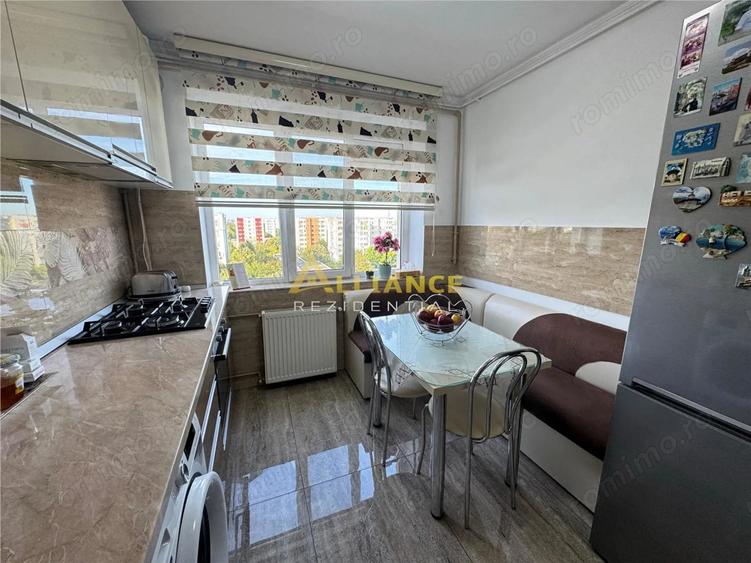 Apartament cu 3 camere, mobilat în Brâncoveanu