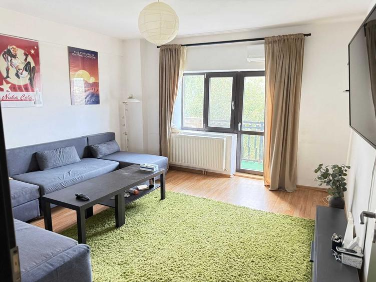 Apartament cu 3 camere decomandat în Tineretului