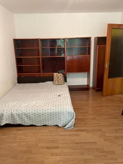 Garsonieră decomandată în Rahova
