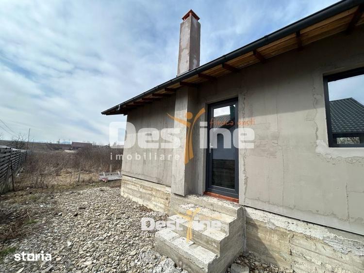 Casă cu 4 camere semidecomandat cu Teren 560 Mp în Central