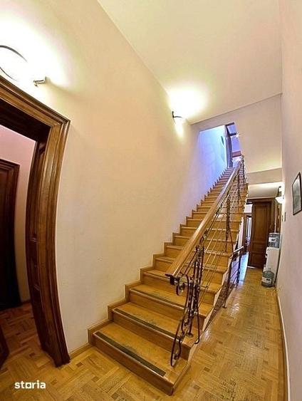 Casă cu Teren 370 Mp în Romană