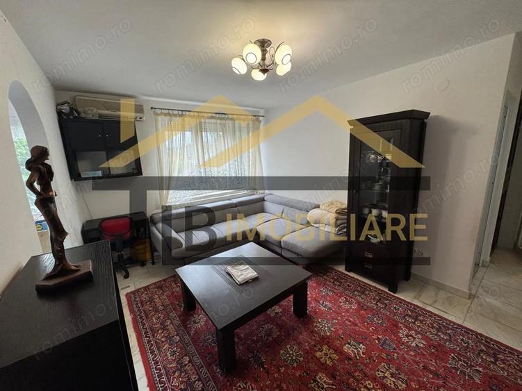 Apartament cu 3 camere semidecomandat în Ultracentral