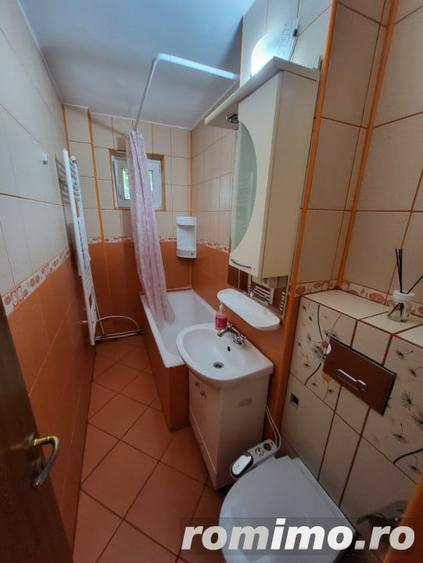Apartament cu 3 camere semidecomandat în Mioriței