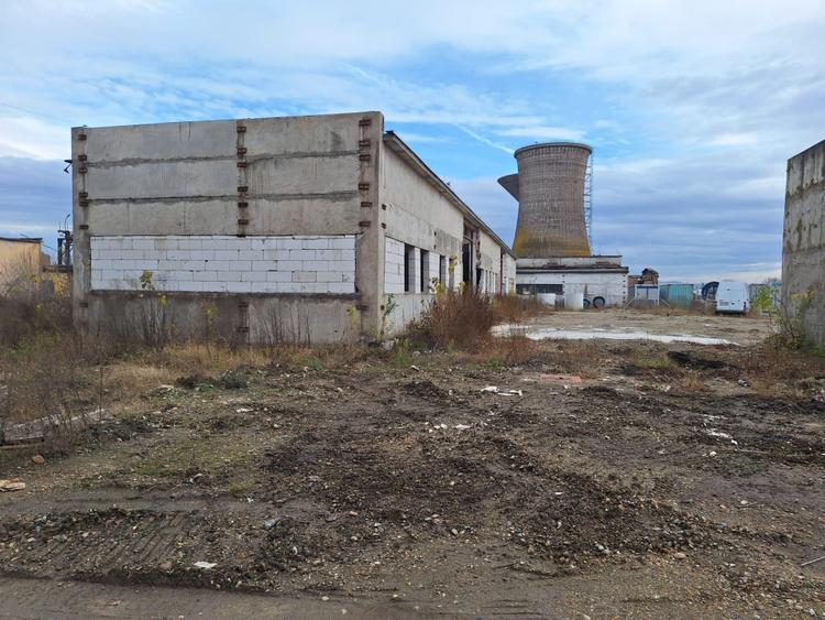 Spațiu industrial, de 1,700 mp, în Central