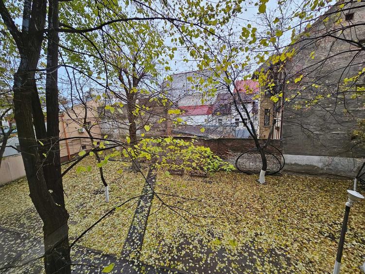 Apartament cu 2 camere semidecomandat în Gara de Nord