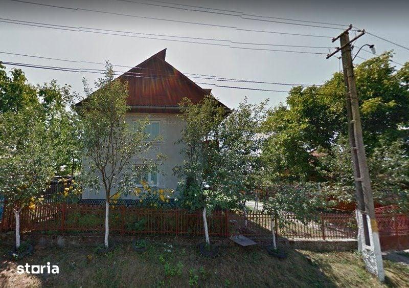 Casă cu 3 camere cu Teren 244 Mp în Băsești
