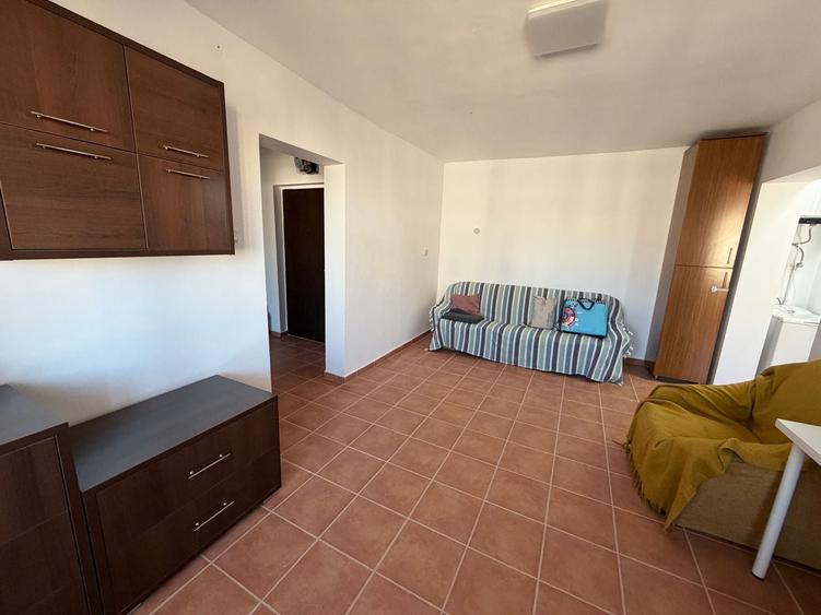 Apartament cu 2 camere semidecomandat, mobilat în Moșilor