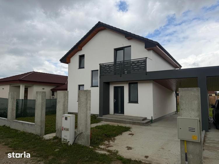 Casă cu 4 camere cu Teren 400 Mp în Bercu Roșu