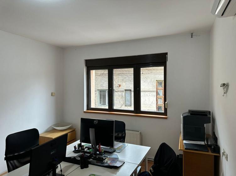 Apartament cu 4 camere decomandat, mobilat în Cotroceni