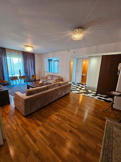 Apartament cu 3 camere decomandat în Sisești