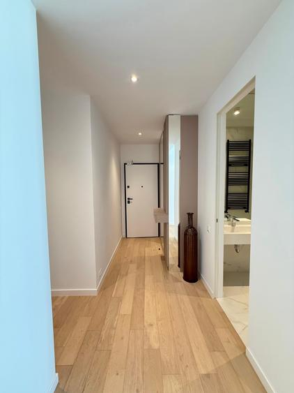 Penthouse cu 4 camere semidecomandat în 13 Septembrie