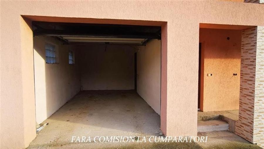 Casă individuală cu 6 camere cu Canalizare în Sud