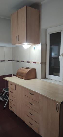 Casă cu 4 camere decomandat în Central