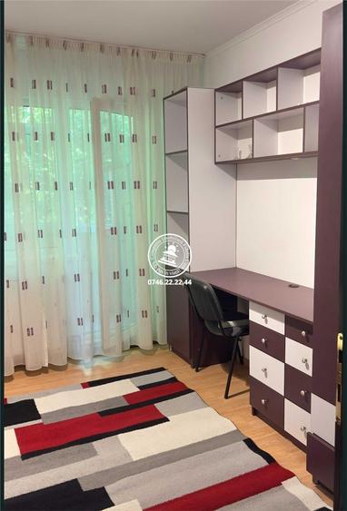 Apartament cu 4 camere decomandat în Tătărași
