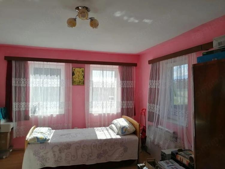 Casă cu 2 camere cu Teren 868 Mp în Arpașu de Sus