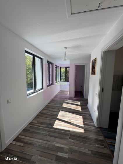 Casă cu 6 camere cu Teren 482 Mp în Central
