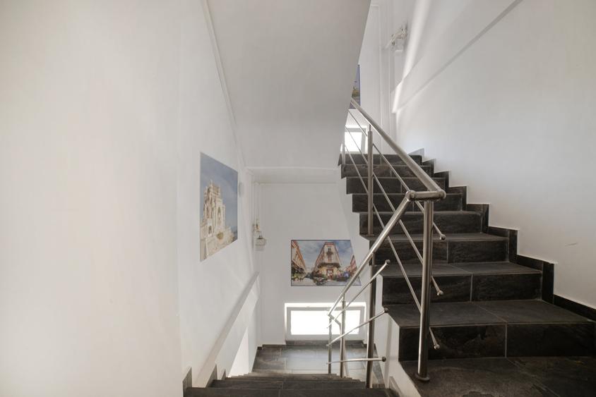 Apartament cu 3 camere semidecomandat, mobilat în Popești-Leordeni