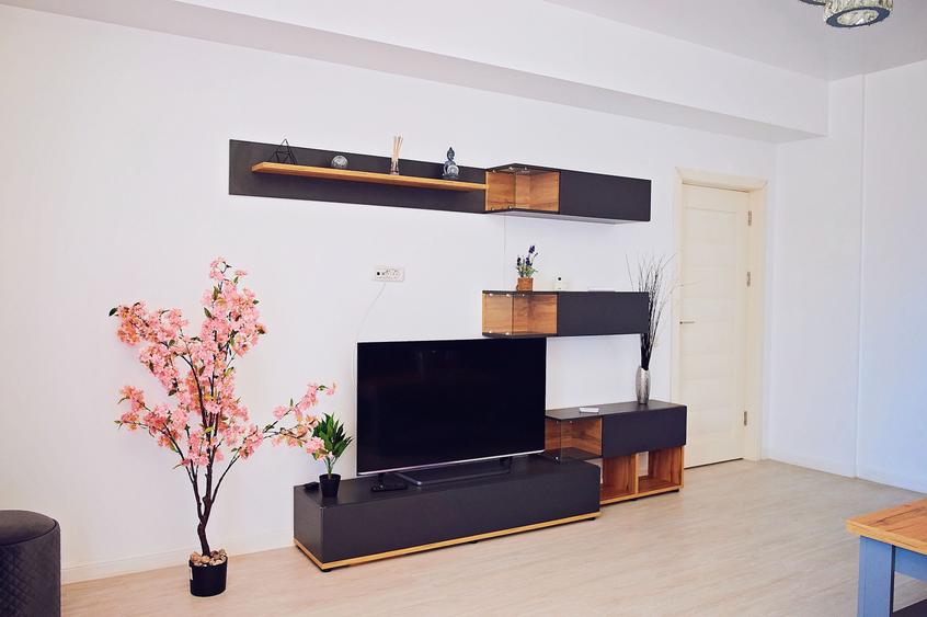 Apartament cu 3 camere decomandat în Central