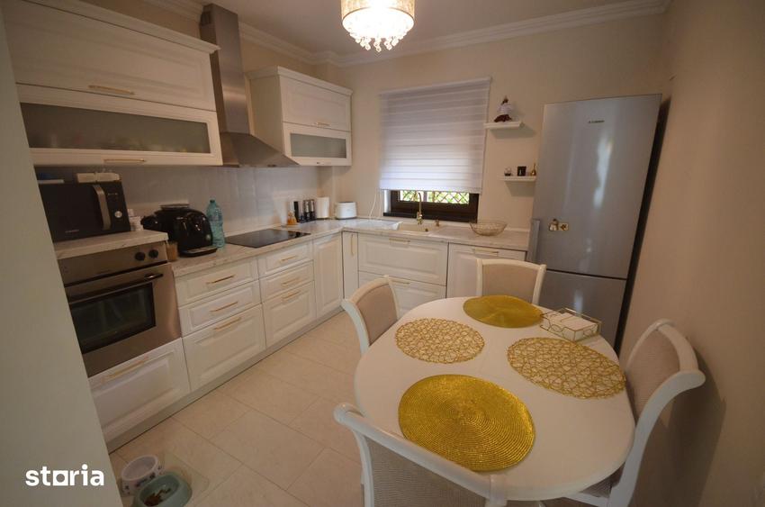 Casă cu 6 camere cu Teren 500 Mp în Central
