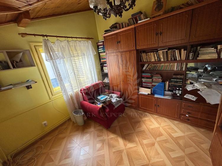 Casă individuală cu 6 camere cu Canalizare în Gheorghe Doja