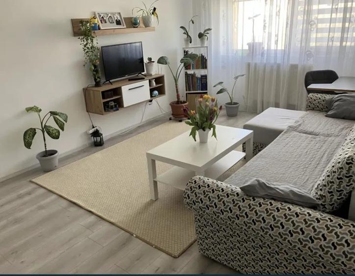 Apartament cu 3 camere decomandat, mobilat în Craiter