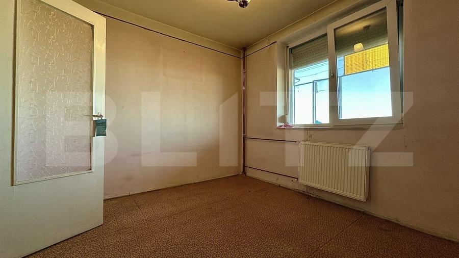 Apartament cu 3 camere decomandat în Nufărul