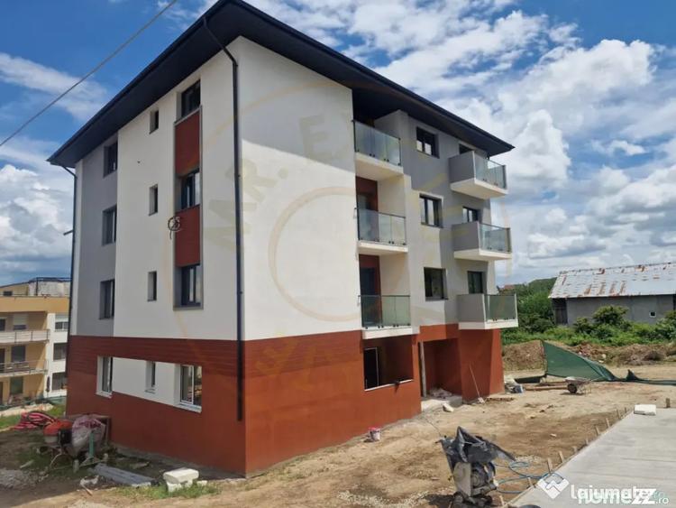 Apartament cu 3 camere decomandat în Smeura