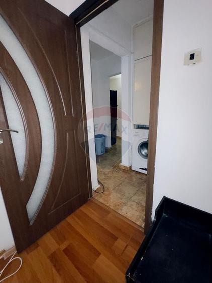 Apartament cu 4 camere decomandat, mobilat în 1 Mai