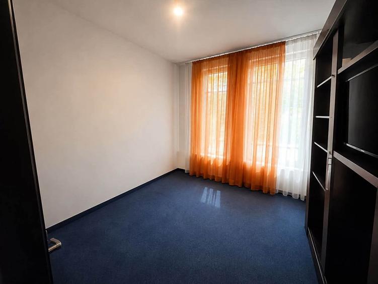 Apartament cu 3 camere decomandat în Drumul Taberei