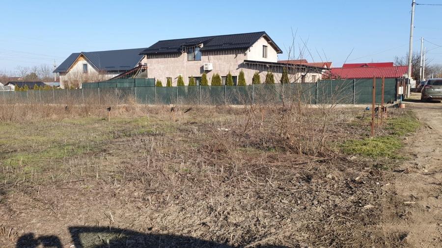 Teren Construcții intravilan de 705 mp, în Vânători