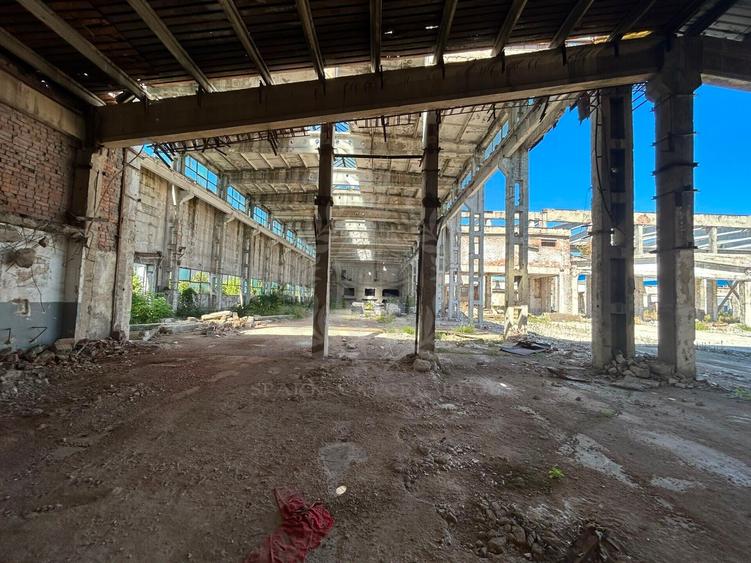 Spațiu industrial, de 10,000 mp, în Bucov