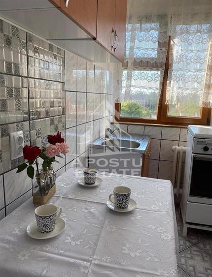 Apartament cu 2 camere semidecomandat, mobilat în Olimpia-Stadion