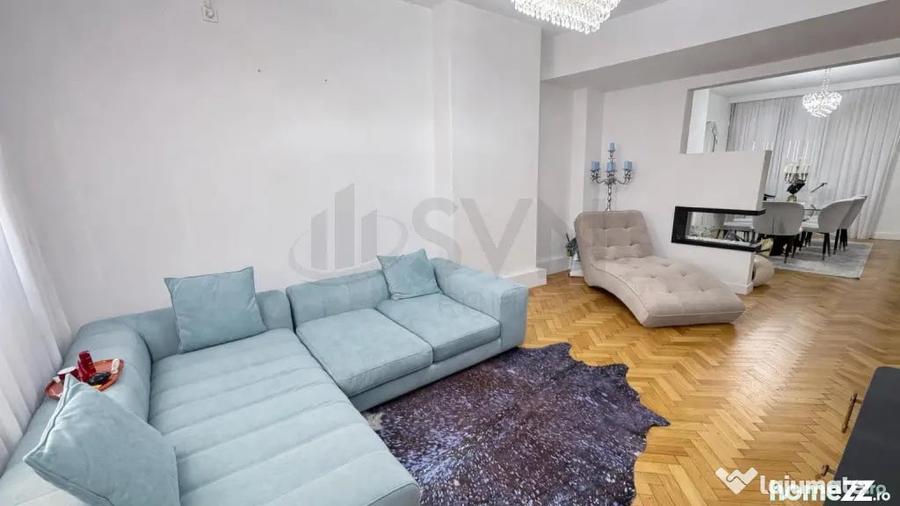 Apartament cu 4 camere semidecomandat în Capitale