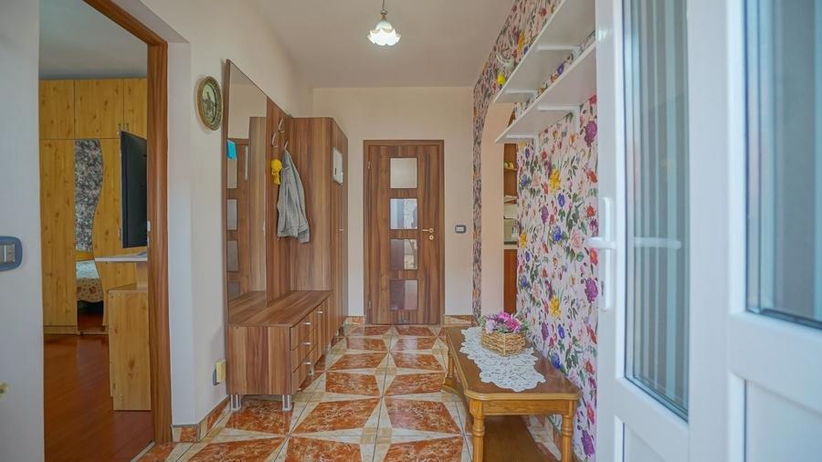Casă cu 4 camere în Central