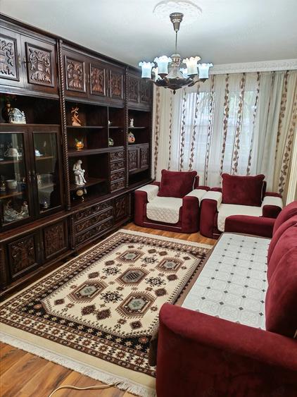 Apartament cu 4 camere decomandat în Rahova