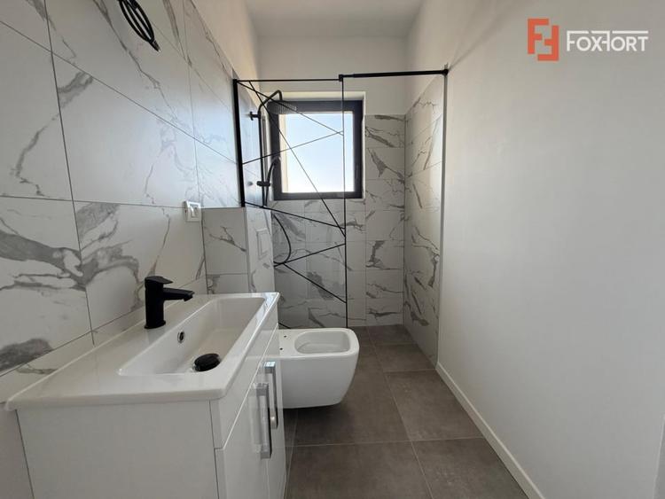 Duplex cu 5 camere cu Canalizare în Săcălaz