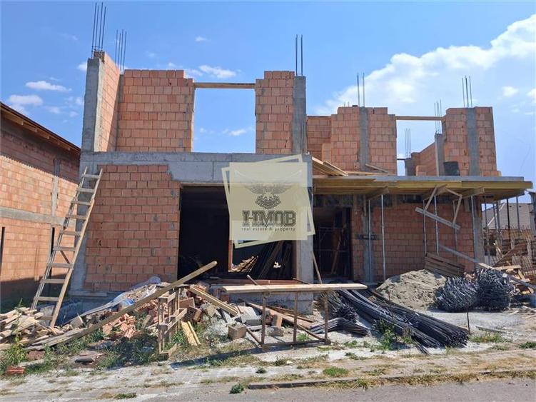 Casă individuală cu 5 camere cu Teren 330 Mp în Șura Mică