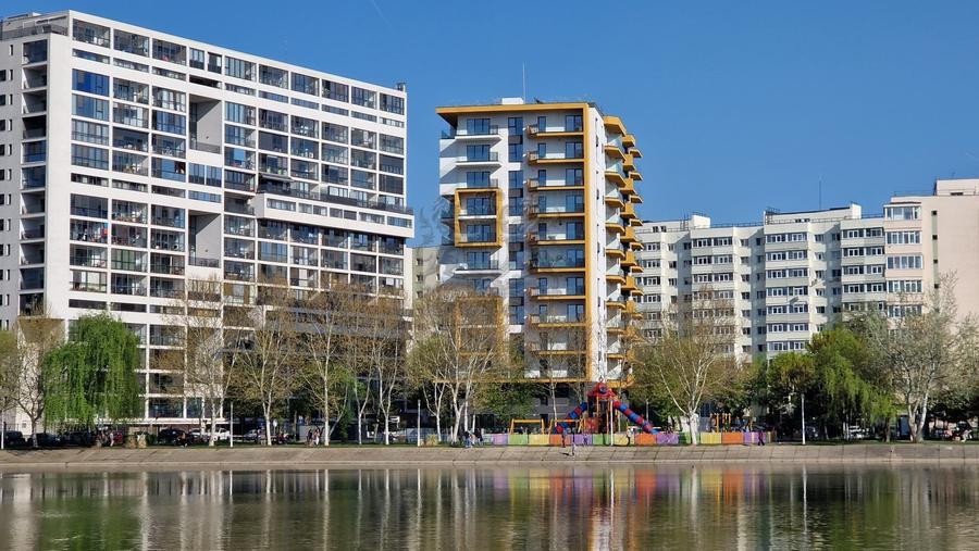 Apartament cu 2 camere decomandat în Colentina