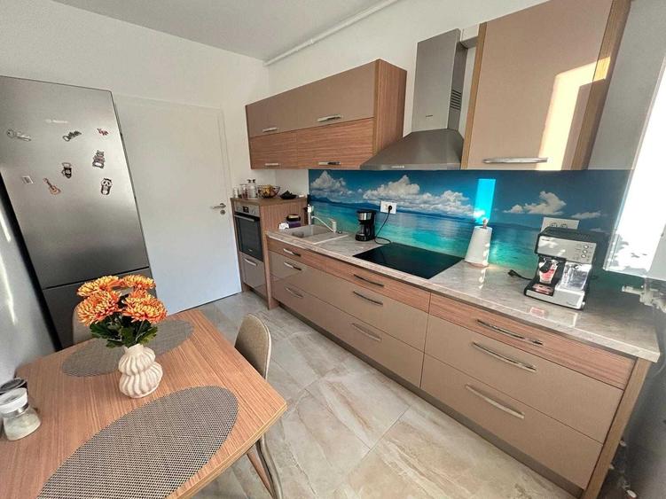 Apartament cu 2 camere decomandat în Exterior Vest
