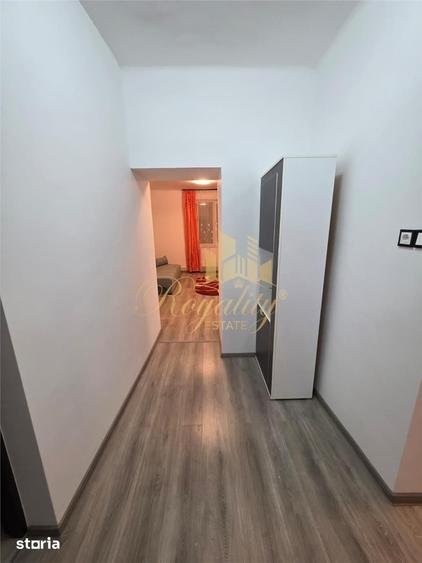 Apartament cu 5 camere decomandat în Girocului