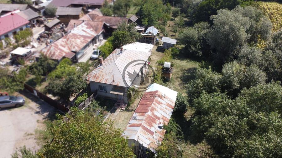 Casă individuală cu 2 camere cu Canalizare în Coada Izvorului